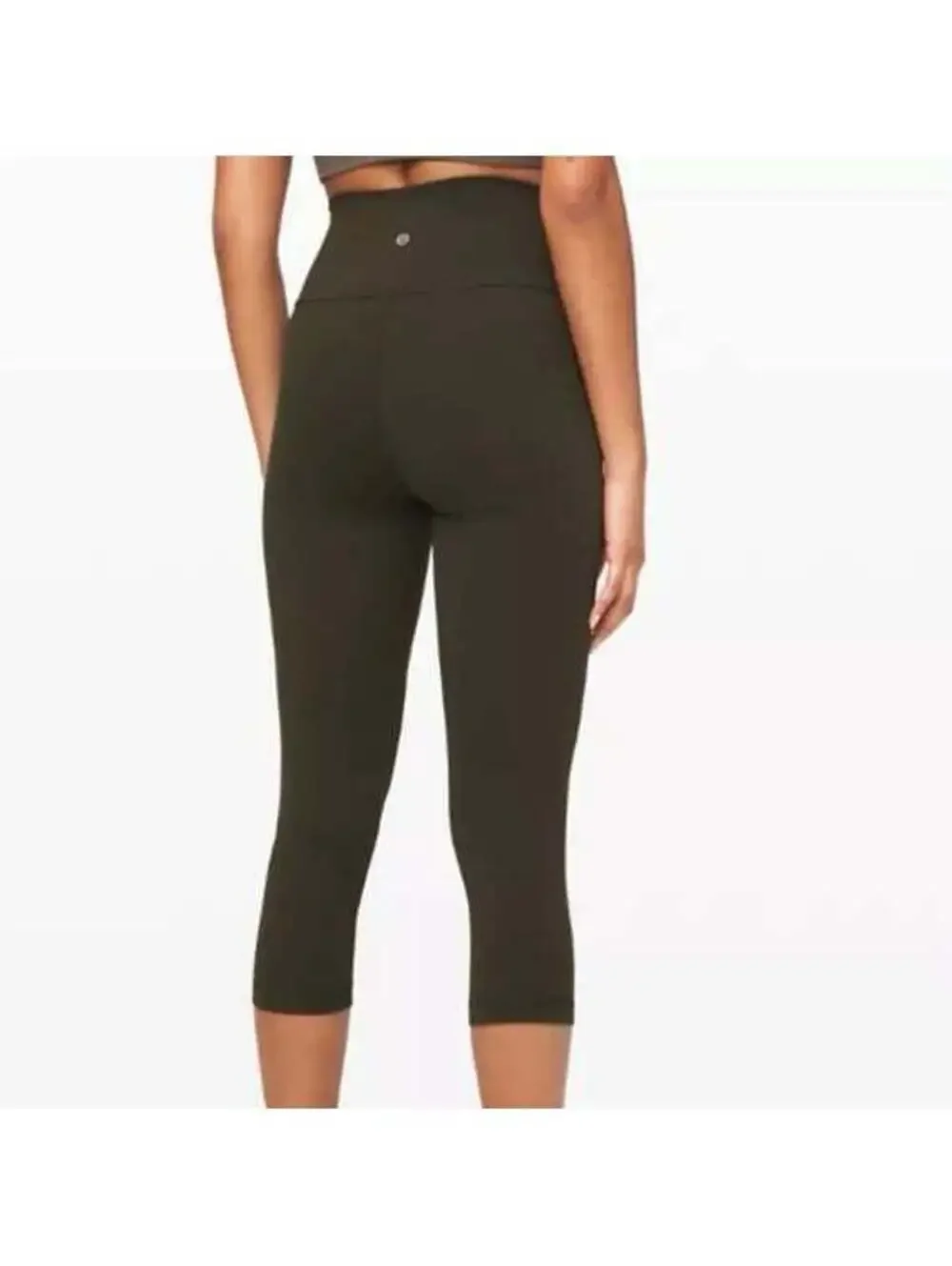 Lululemon Wunder Under Crop 21” size 6